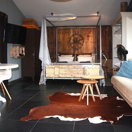 Garden House, Private Studio Apartment With Wifi And Free Parking For 1 Car Weesp Kültér fotó